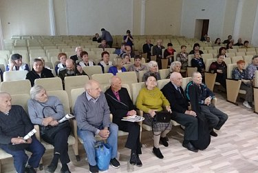 Депутаты провели встречу в приемной для «детей войны»